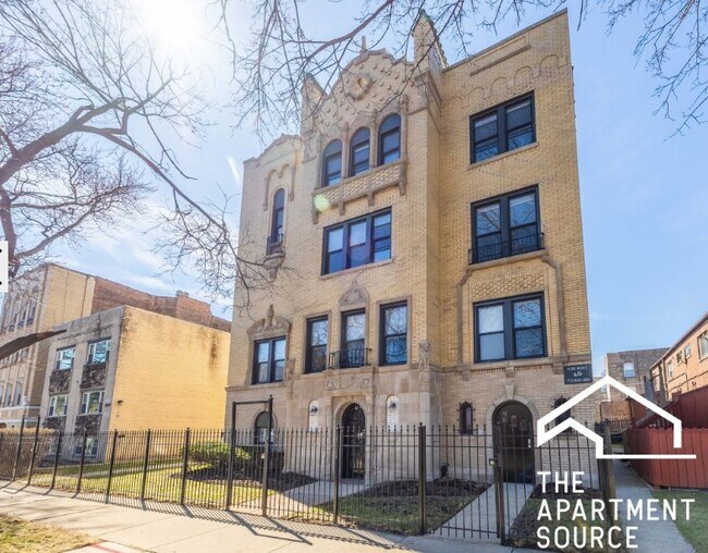 Photo - 6148 N Francisco Ave Unit 1