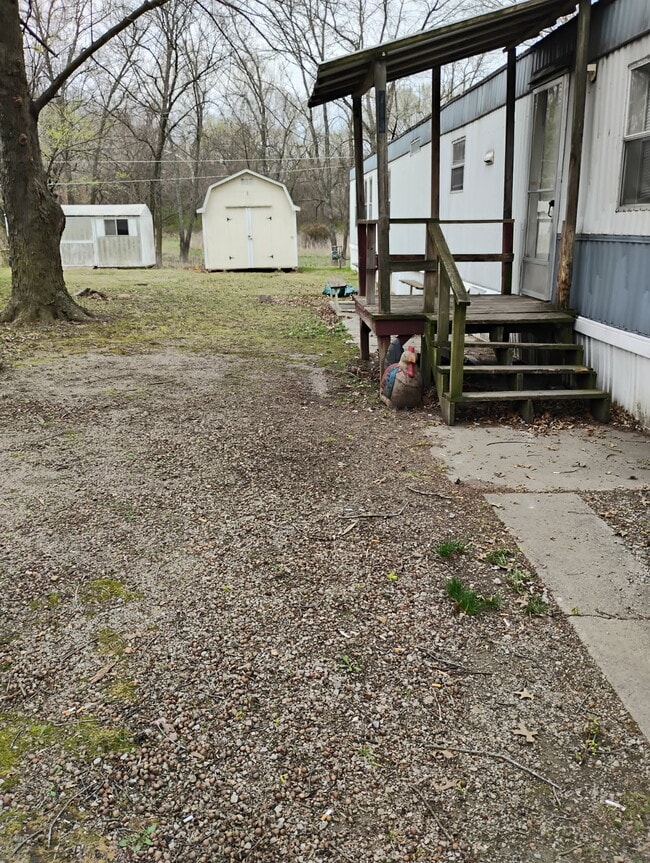 Photo - 713 N Linn St