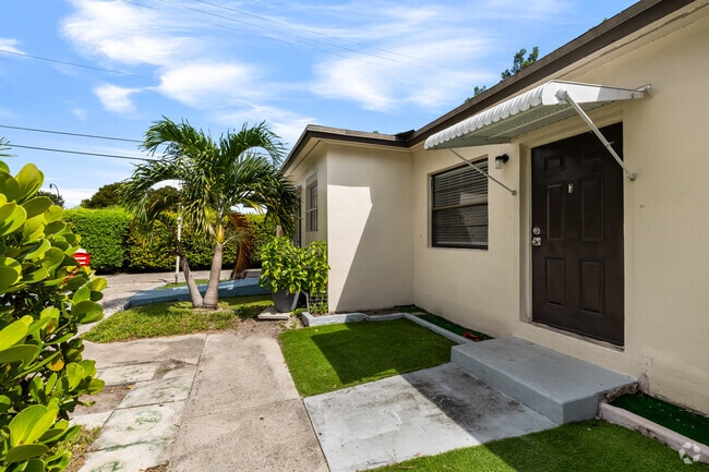 Hialeah Apartments East 7th Street