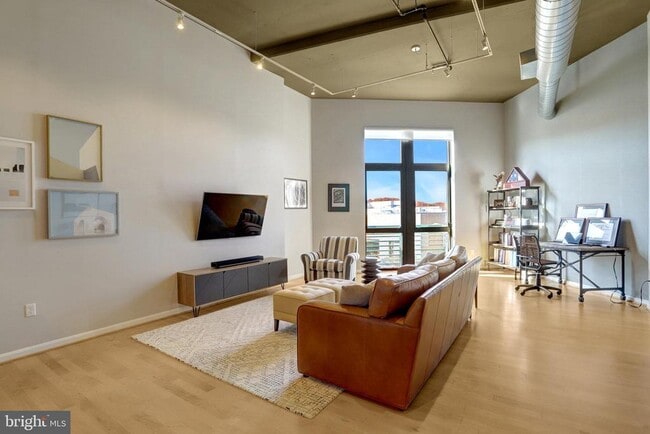 Building Photo - 2720 S Arlington Mill Dr Unit 314