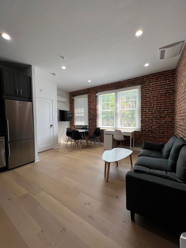 Photo - GEORGETOWN FLATS