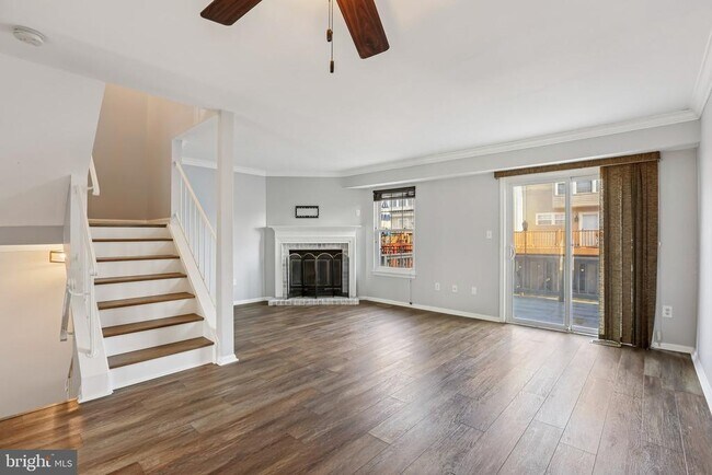 Photo - 1305 Riverwood Way