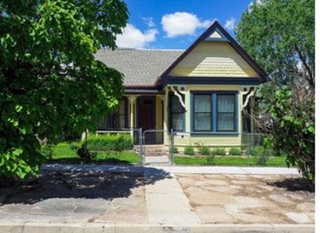 Photo - 233 N Pleasant St