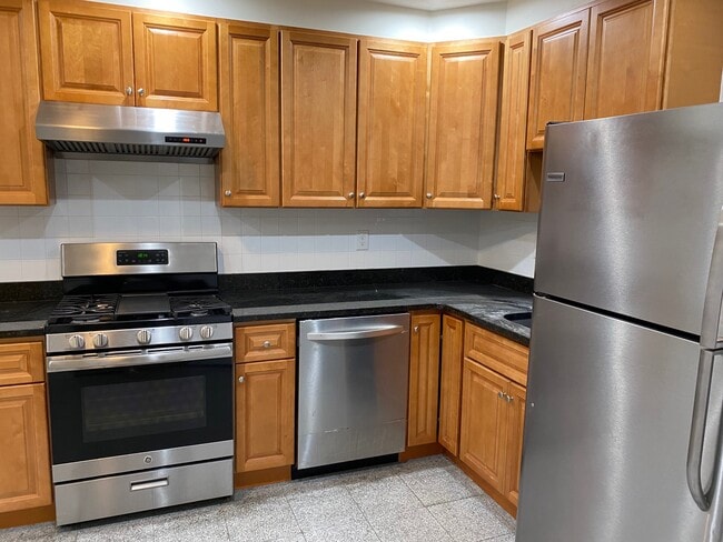 Photo - 179 Northampton St Unit 3