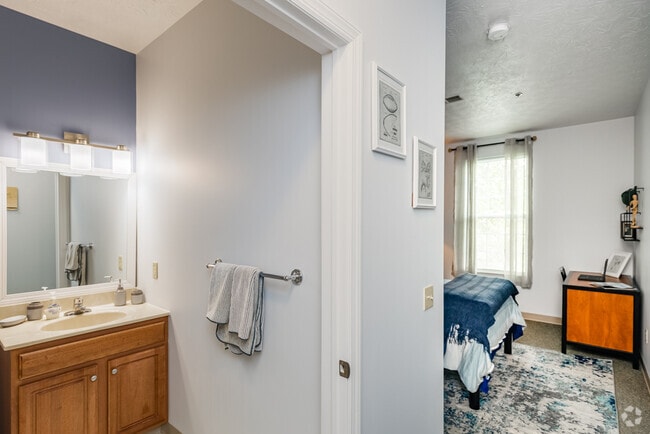 4BR,4BA-1,800SF