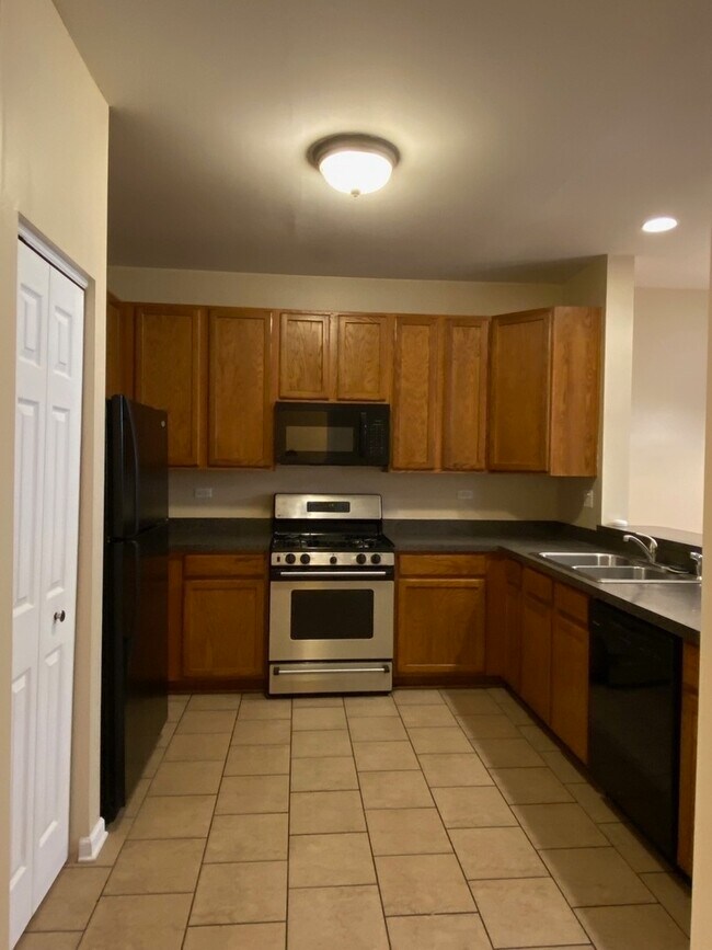 Photo - 266 Springbrook Trail S