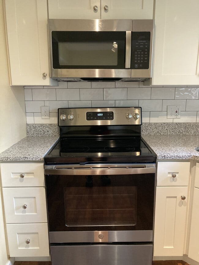 New Appliances - 1618 Thrush Ter Unit 1618