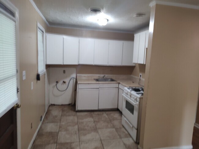 Photo - 345 Milton Rd