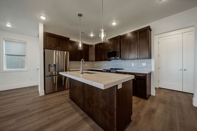 Photo - SPECTACULAR VIEWS, MIL APT, BRAND NEW MOUN...