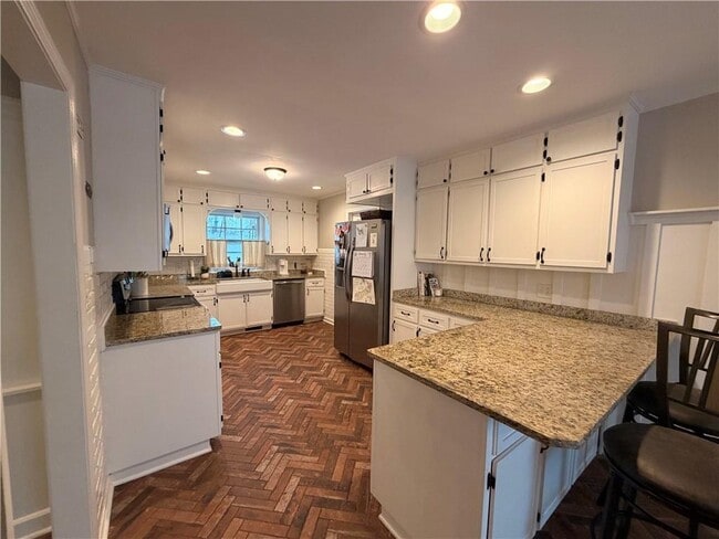 Photo - 159 River N Blvd