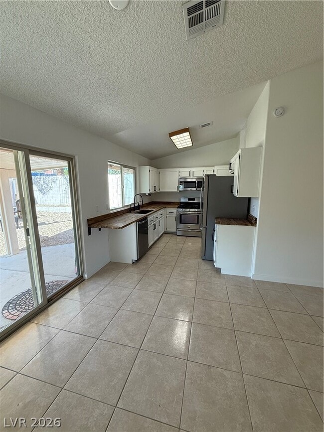 Photo - 488 Chelsea Dr