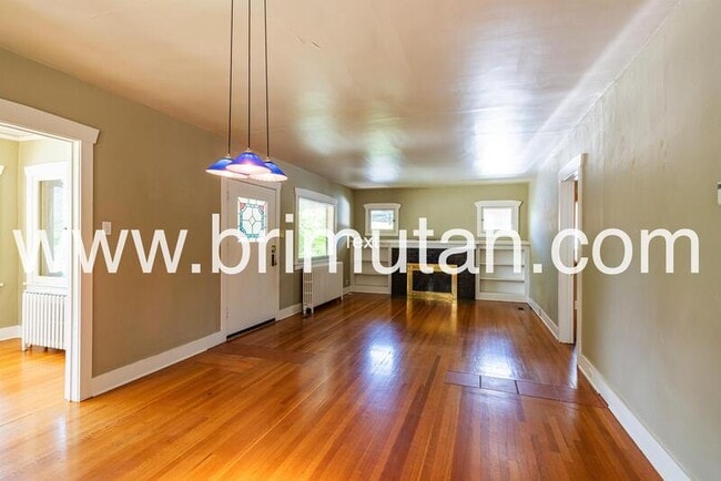 Photo - 1475 E Michigan Ave