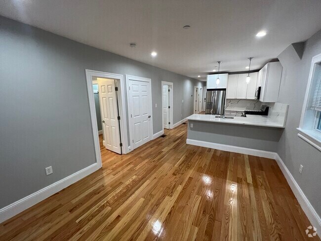 Building Photo - 15 Harold St Unit 1 Rental