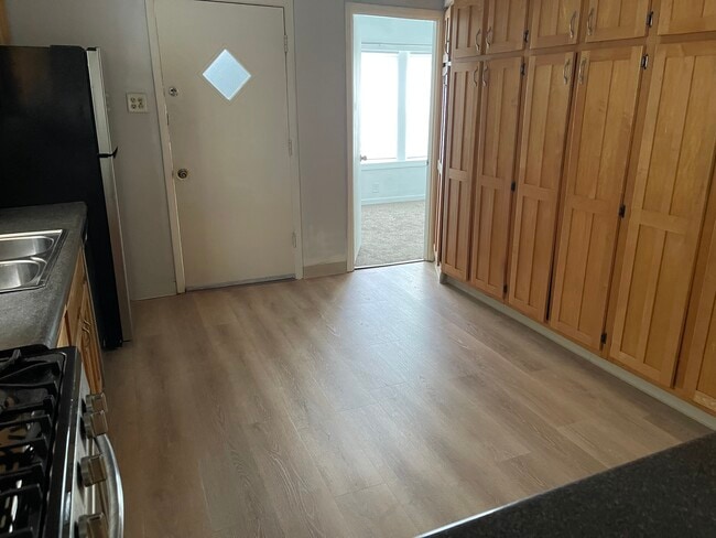 4831 Greenleaf St Unit 1