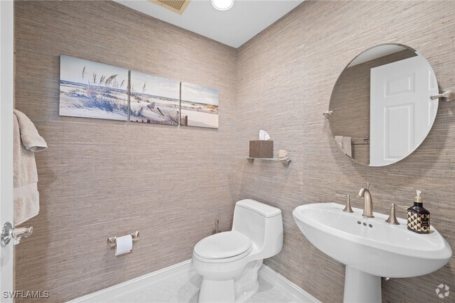 Building Photo - 2748 Tiburon Blvd E Unit C202 Rental