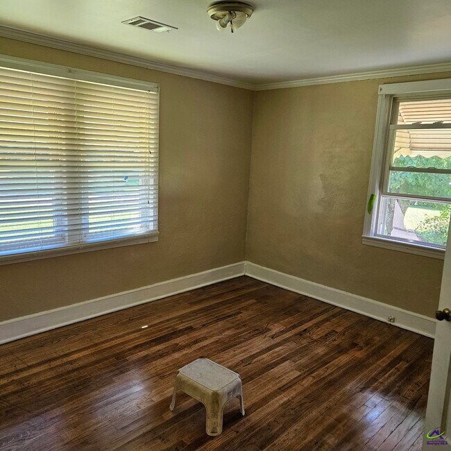 Photo - 7034 Moseley Rd