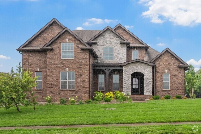 Building Photo - 4 Bedroom Pet Friendly Home For Rent!
