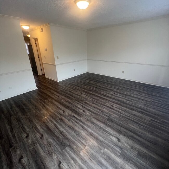 Photo - 2700 Thackery Rd