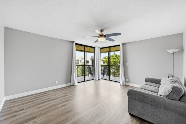 Photo - 10401 W Broward Blvd Unit 401