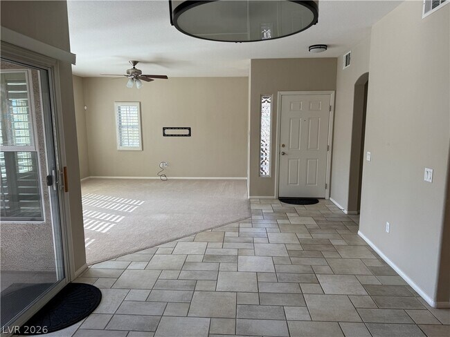 Photo - 840 Canterra St Unidad 2045