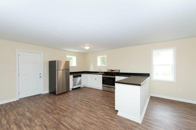 Photo - 4BA/2BA OFF KING STREET EXTENTION DOSCHER Street - Available AUGUST 1, 2026