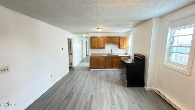 Photo - 3134 6th Ave Unidad 3