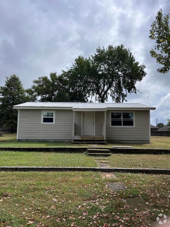 Building Photo - 651 Campbell Rd Rental