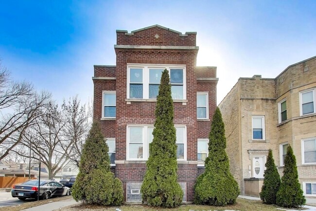 Building Photo - 3920 N Austin Ave Unit 1N