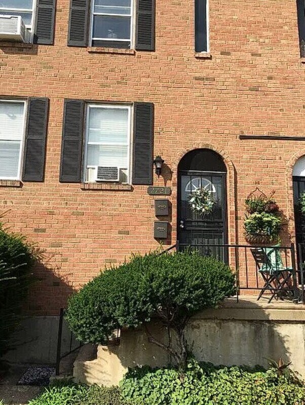 Photo - 2721 S 76th St