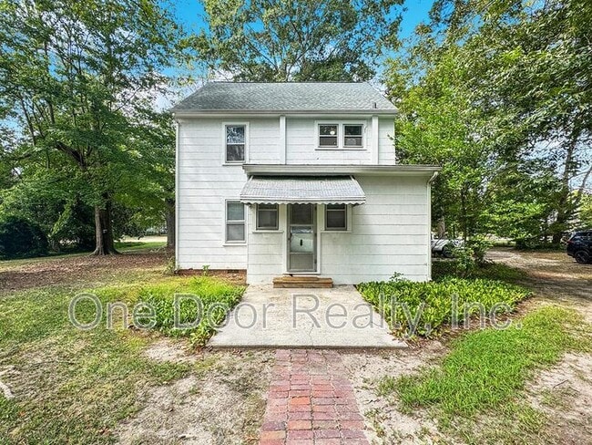 Building Photo - 727 Richmond Rd