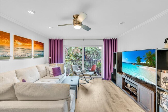 Building Photo - 805 W Oakland Park Blvd Unit E14 Rental