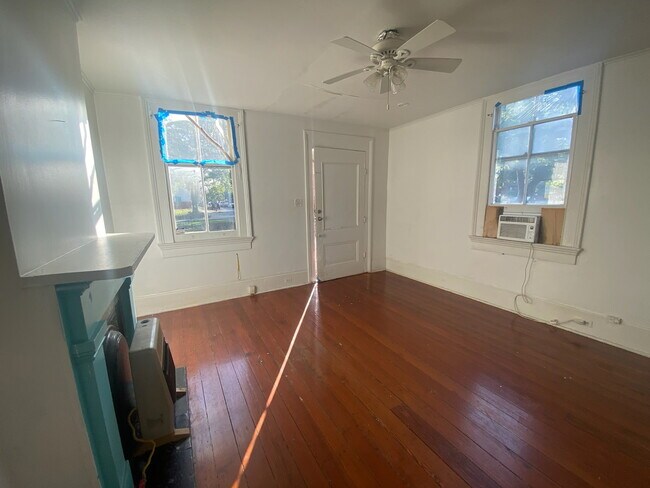 1900 Esplanade Ave