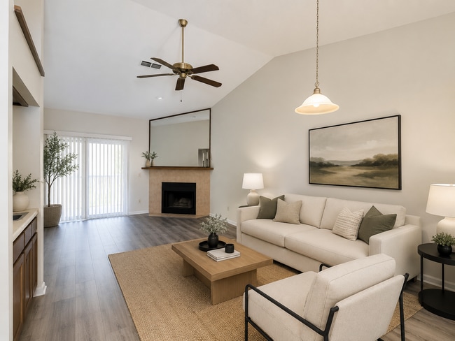 Building Photo - $1195 - 2/2 - Jefferson Square Apartment - Move in Special