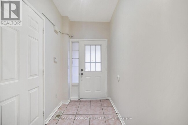 Photo - 38 Jinnah Ct