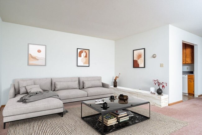 Photo - Rose Mall Apartments
