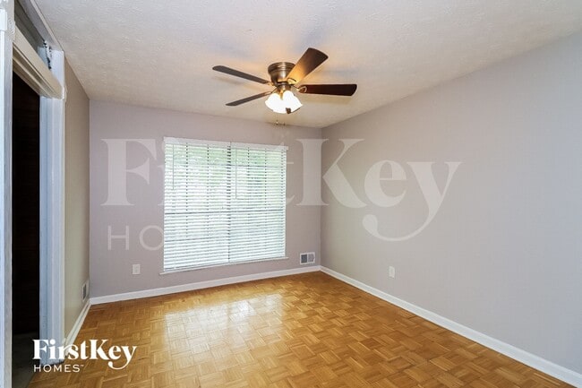 Photo - 3848 Valley Brook Rd