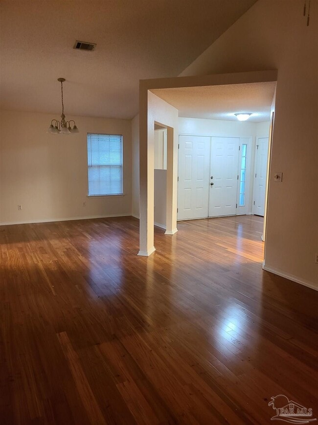 Photo - 358 Mirabelle Dr