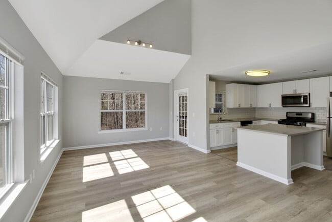 Photo - Cascades at Tinton Falls