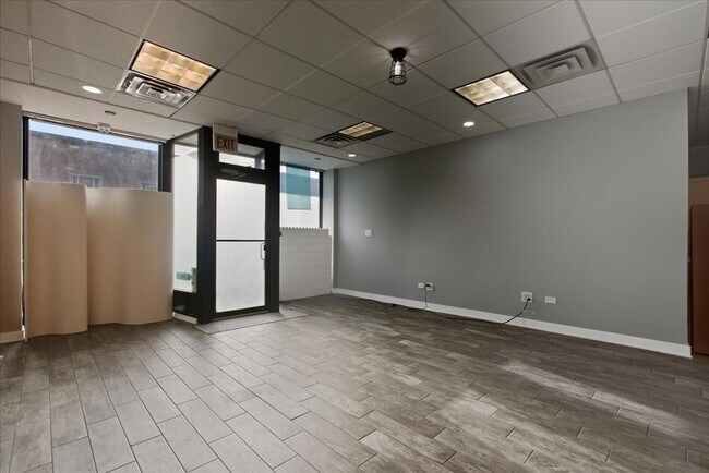 Photo - 1338 W Irving Park Rd