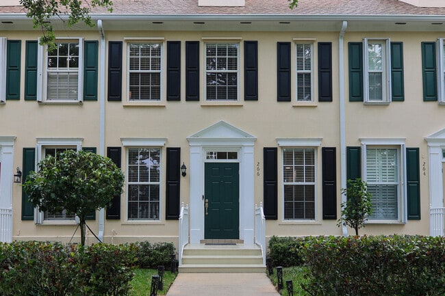 Building Photo - 266 Iris Dr Rental