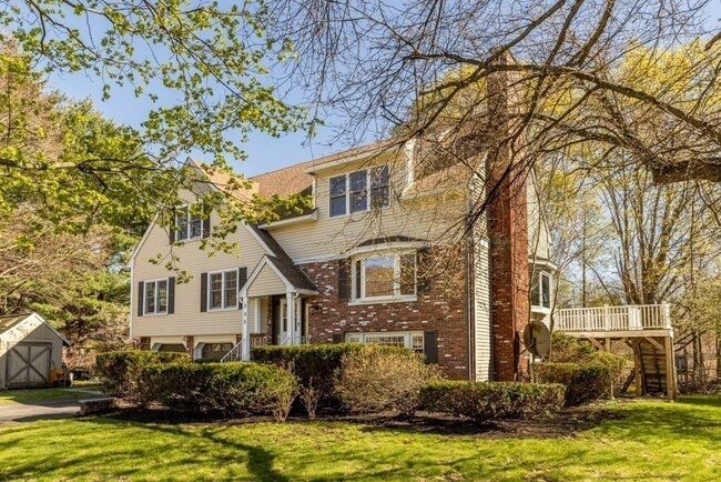 255 Worthen Rd E