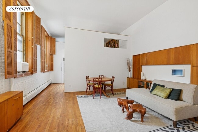 Photo - 719 Greenwich St Rental