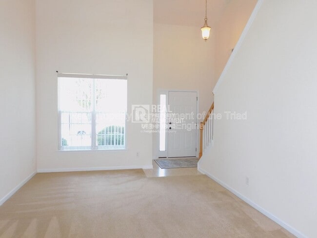 Photo - 1017 Hawick Dr