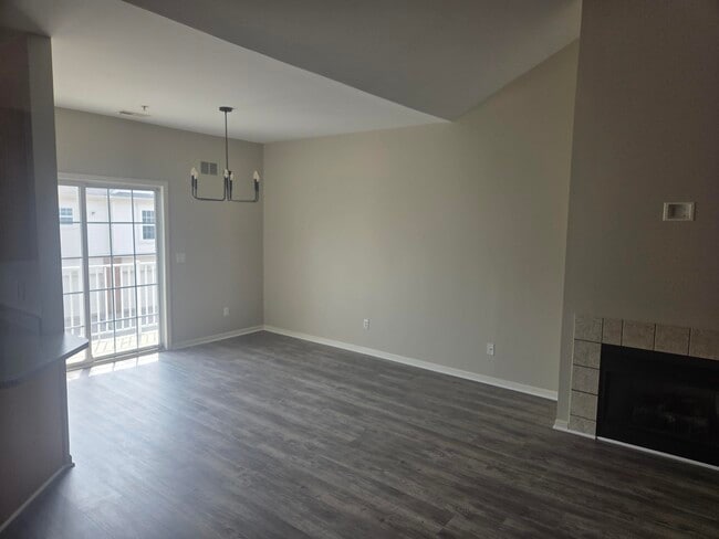 3211 Addington Dr