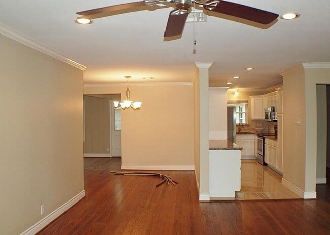 Photo - 3010 Castlewood St