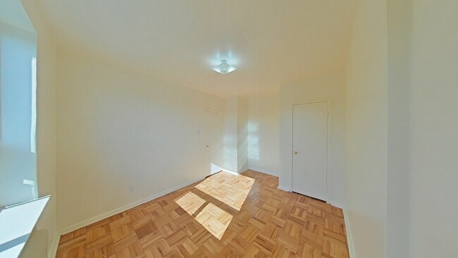 Photo - Traymore Apartments