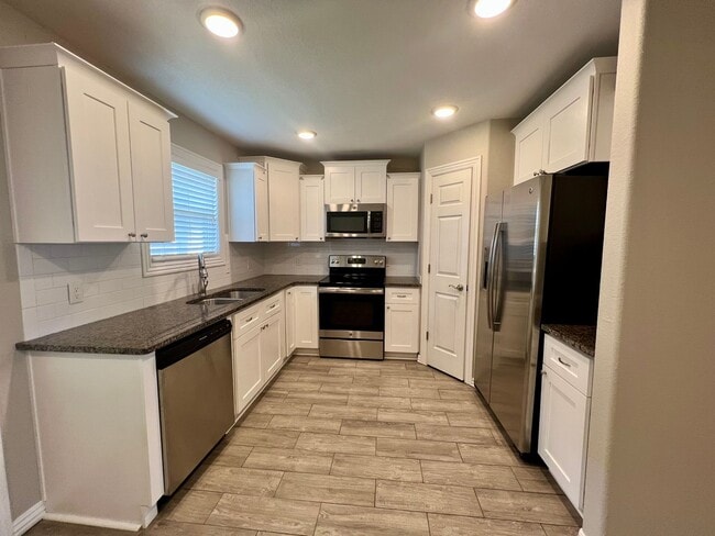 Photo - 6630 Leightyn Ln