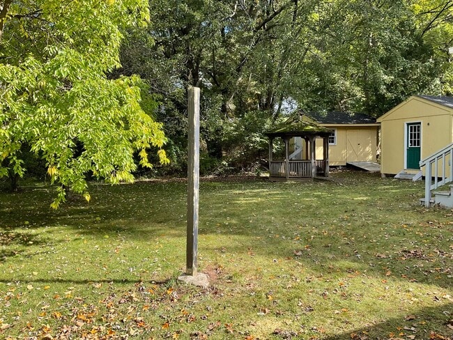 Photo - 2 Eastview Dr Unit 1