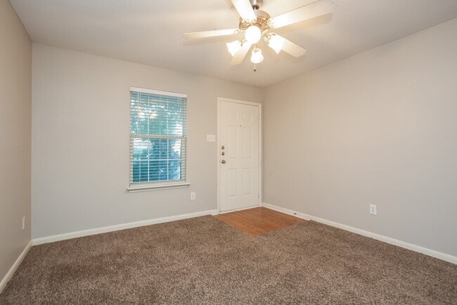 Photo - 3922 Hollow Cove Ln
