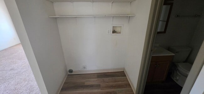 Photo - 5 Yorkshire Rd Unit 7